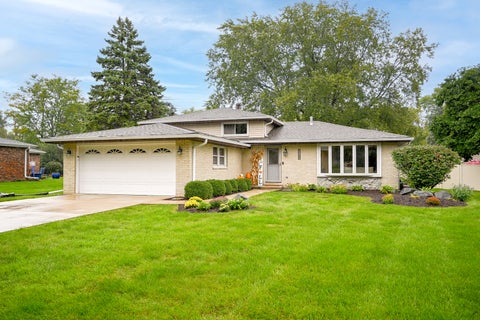 Tiny photo for 9S125 Florence Avenue, Downers Grove, IL 60516 (MLS # 12771537)