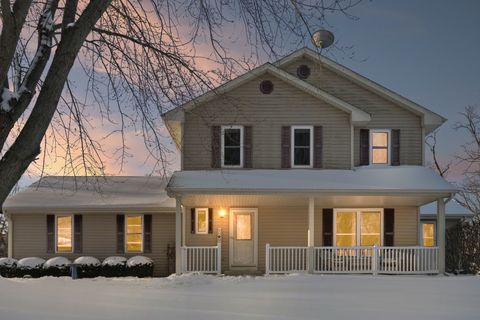 Photo of 2003 Matthew Avenue, Twin Lakes, WI 53181 (MLS # 12592200)