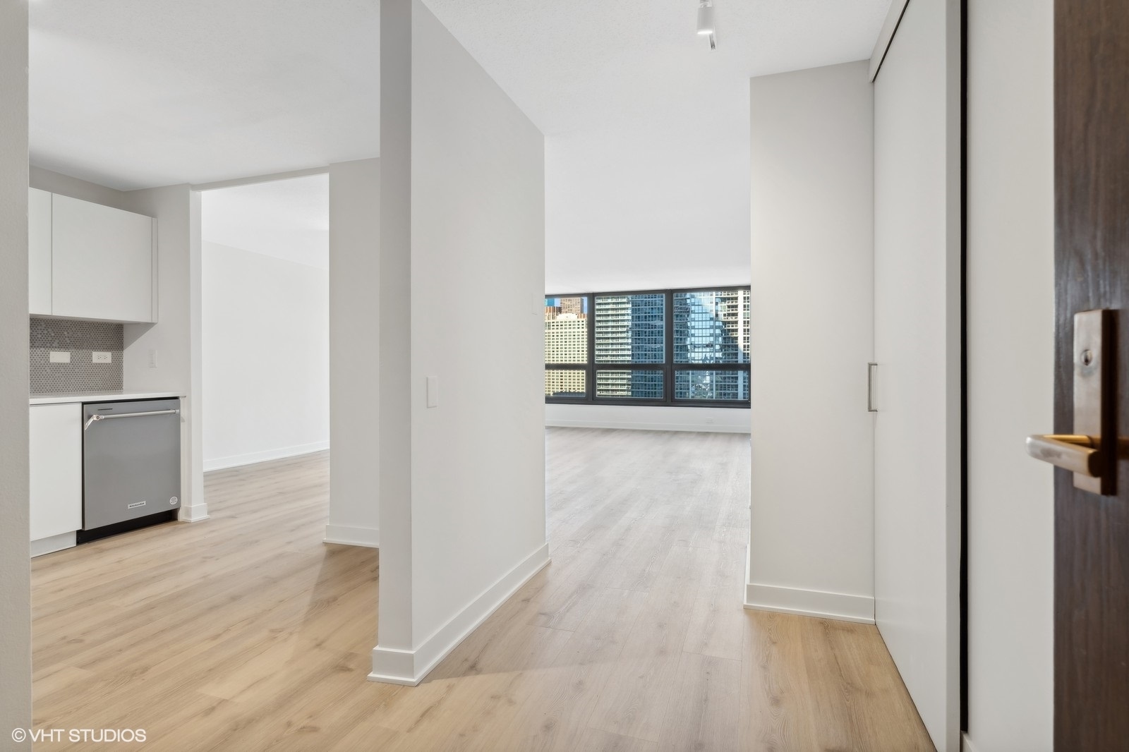 360 E RANDOLPH Street 1807