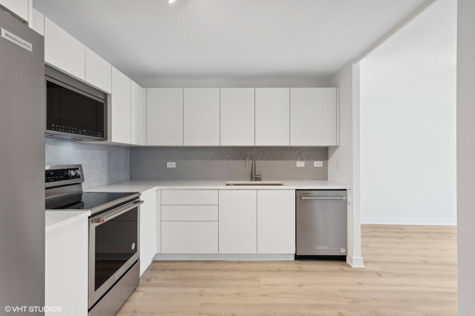 360 E RANDOLPH Street 1807