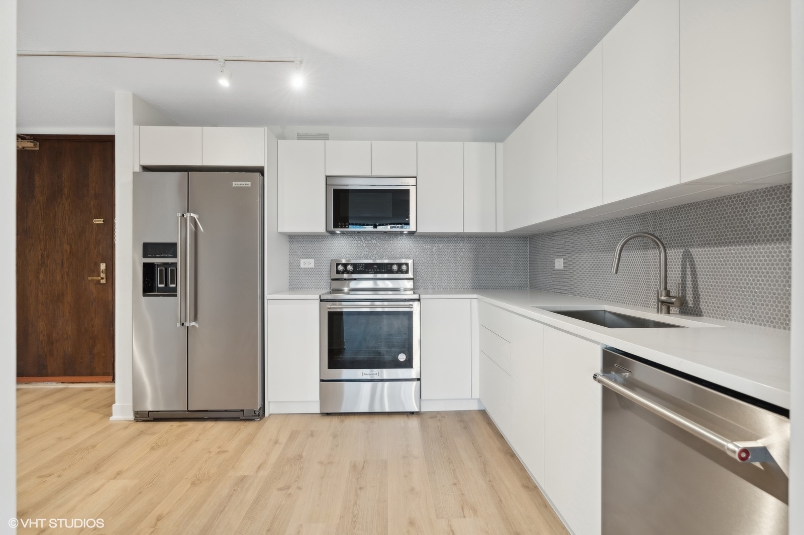 360 E RANDOLPH Street 1807