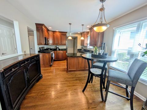 Tiny photo for 905 Thornwood Court, St. Charles, IL 60174 (MLS # 12626116)