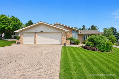 Tiny photo for 14637 S East Abbott Road, Homer Glen, IL 60491 (MLS # 12677918)
