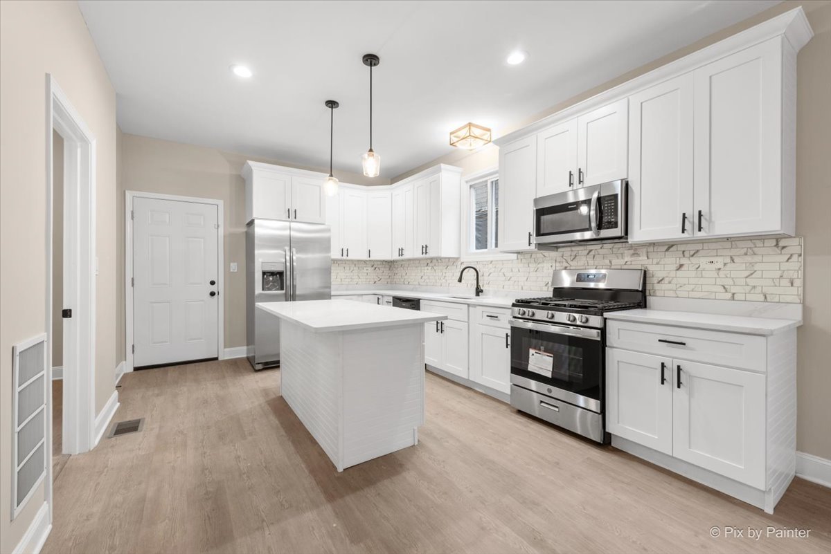 6009 S Wolcott Avenue