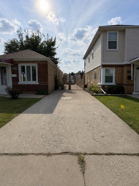 Tiny photo for 4418 Madison Avenue, Brookfield, IL 60513 (MLS # 12752015)