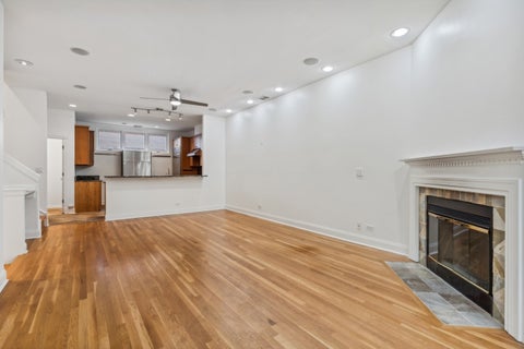 Tiny photo for 2910 N Commonwealth Avenue #3, Chicago, IL 60657 (MLS # 12724946)