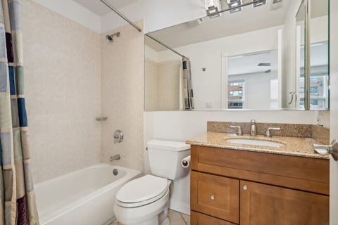 Tiny photo for 2910 N Commonwealth Avenue #3, Chicago, IL 60657 (MLS # 12724946)