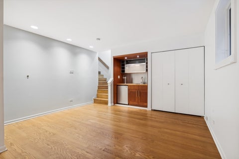 Tiny photo for 2910 N Commonwealth Avenue #3, Chicago, IL 60657 (MLS # 12724946)