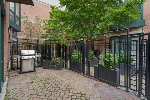 Tiny photo for 2910 N Commonwealth Avenue #3, Chicago, IL 60657 (MLS # 12724946)