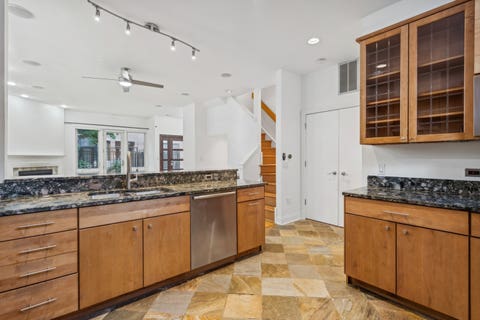 Tiny photo for 2910 N Commonwealth Avenue #3, Chicago, IL 60657 (MLS # 12724946)