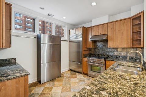 Tiny photo for 2910 N Commonwealth Avenue #3, Chicago, IL 60657 (MLS # 12724946)
