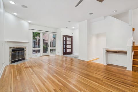 Tiny photo for 2910 N Commonwealth Avenue #3, Chicago, IL 60657 (MLS # 12724946)