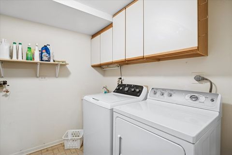 Tiny photo for 519 Banyon Lane #A, La Grange, IL 60525 (MLS # 12501971)