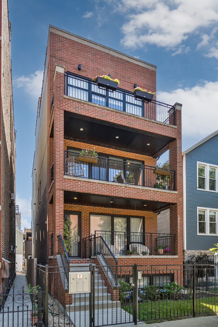 1011 N Winchester Avenue 2
