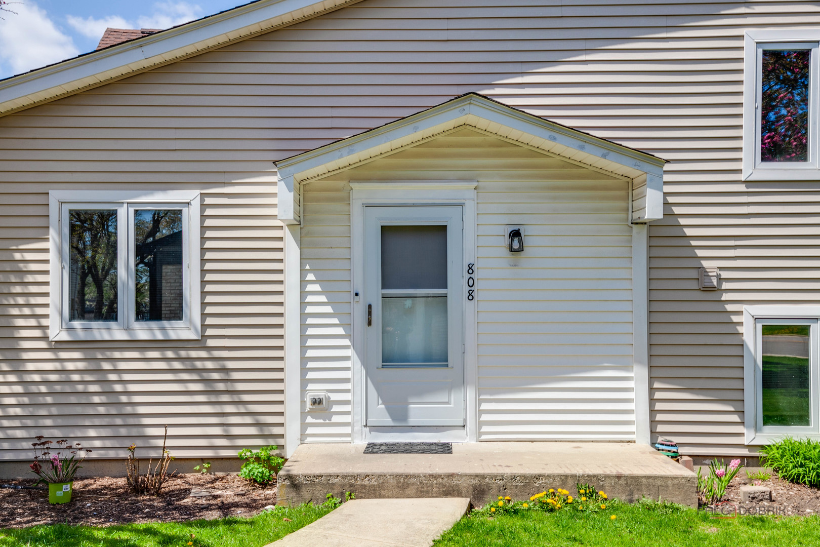 808 Inverrary Lane
