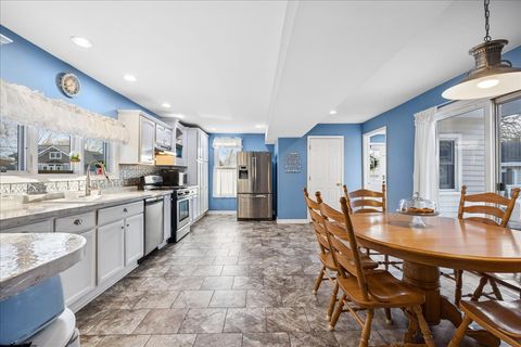 Tiny photo for 121 S Walkup Avenue, Crystal Lake, IL 60014 (MLS # 12578795)