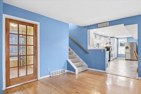 Tiny photo for 121 S Walkup Avenue, Crystal Lake, IL 60014 (MLS # 12578795)