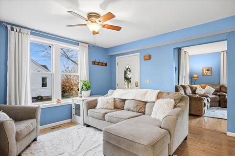 Tiny photo for 121 S Walkup Avenue, Crystal Lake, IL 60014 (MLS # 12578795)