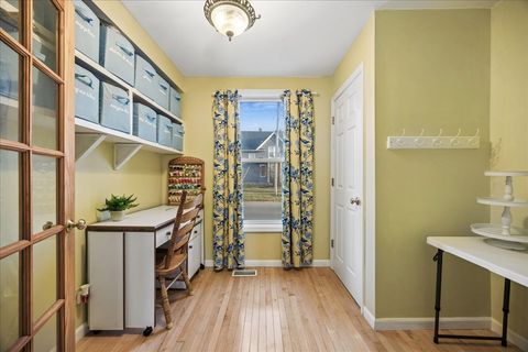 Tiny photo for 121 S Walkup Avenue, Crystal Lake, IL 60014 (MLS # 12578795)