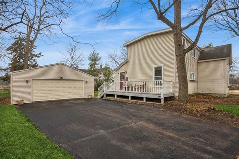 Tiny photo for 121 S Walkup Avenue, Crystal Lake, IL 60014 (MLS # 12578795)