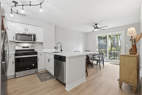 Tiny photo for 27W051 Cooley Avenue, Winfield, IL 60190 (MLS # 12626667)