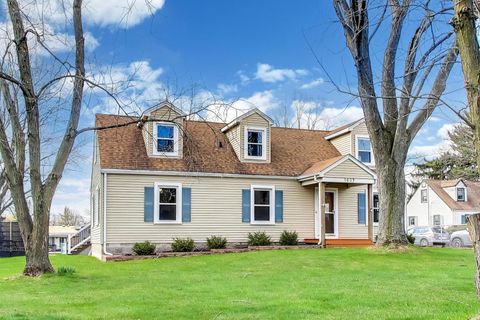 Photo of 1607 W Plainfield Road, La Grange Highlands, IL 60525 (MLS # 12613612)