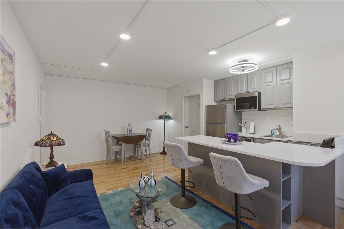 5630 N Sheridan Road S307