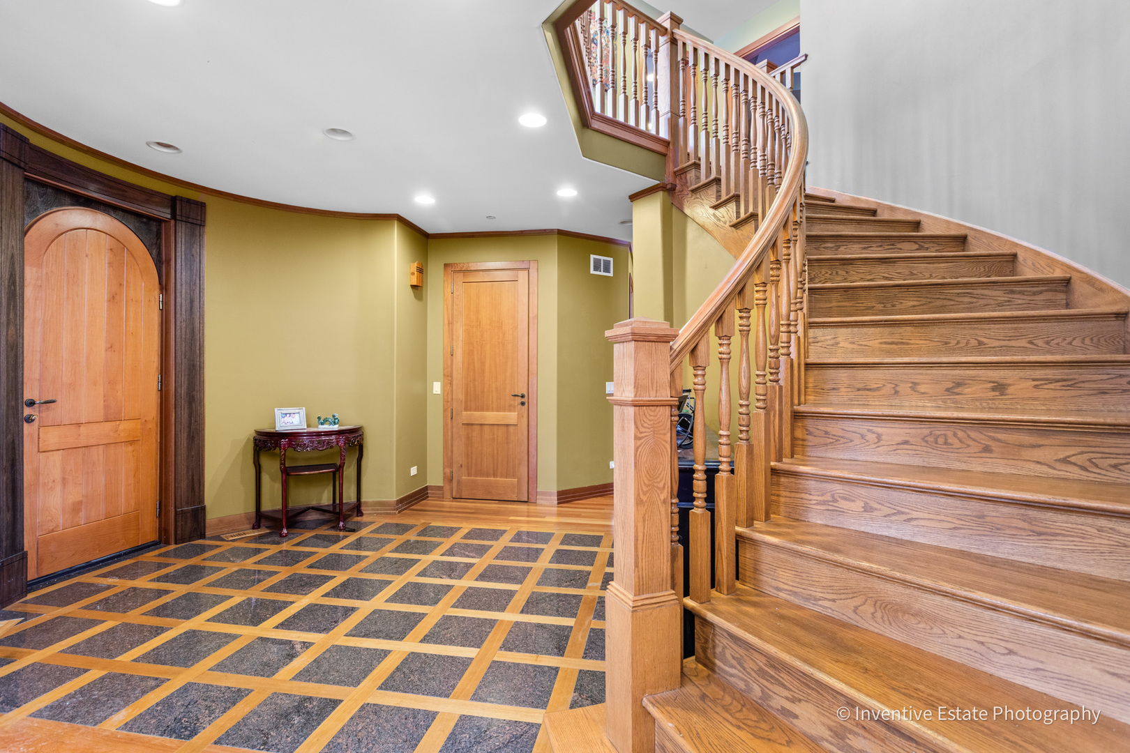 1707 W Lincoln Street