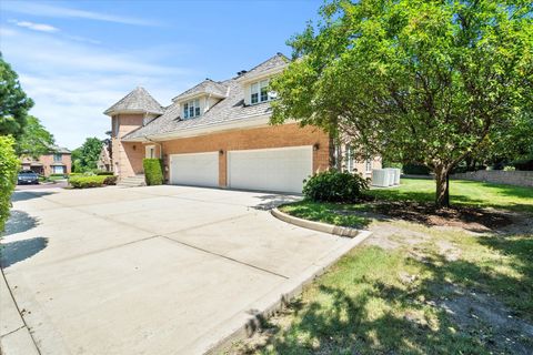 Tiny photo for 911 Red Fox Lane, Oak Brook, IL 60523 (MLS # 12515246)