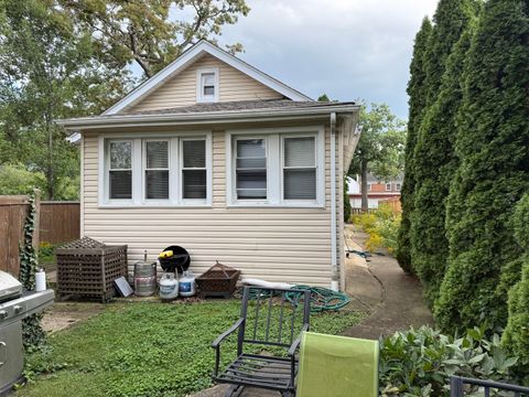 Tiny photo for 979 Vine Street, Winnetka, IL 60093 (MLS # 12476547)