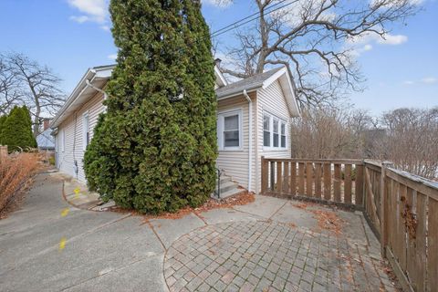 Tiny photo for 979 Vine Street, Winnetka, IL 60093 (MLS # 12476547)