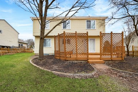 Tiny photo for 936 Hawthorne Drive, Crystal Lake, IL 60014 (MLS # 12572674)