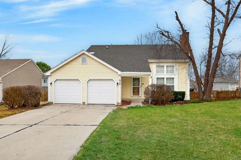 Photo of 936 Hawthorne Drive, Crystal Lake, IL 60014 (MLS # 12572674)