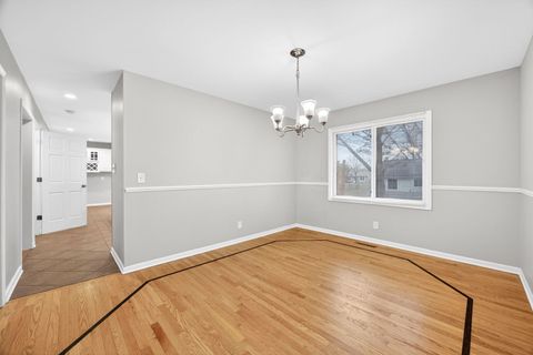 Tiny photo for 936 Hawthorne Drive, Crystal Lake, IL 60014 (MLS # 12572674)