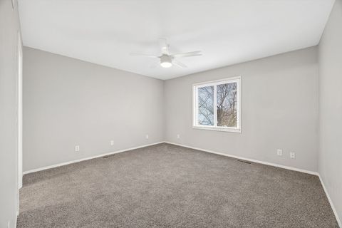 Tiny photo for 936 Hawthorne Drive, Crystal Lake, IL 60014 (MLS # 12572674)