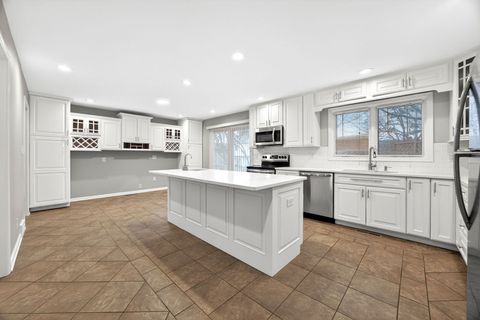 Tiny photo for 936 Hawthorne Drive, Crystal Lake, IL 60014 (MLS # 12572674)