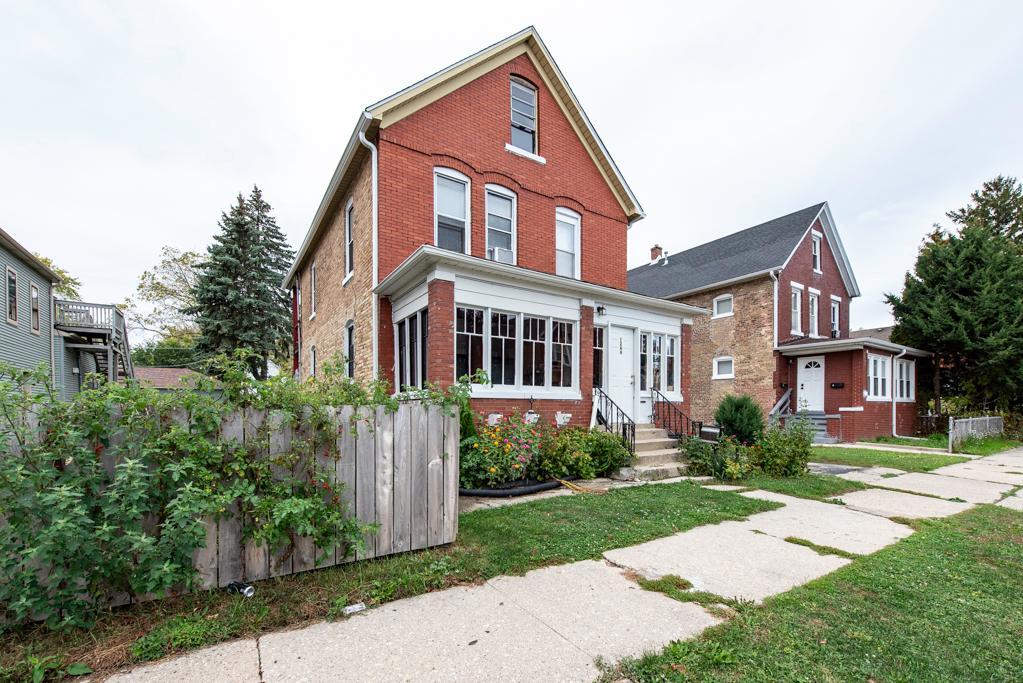 1244 Victoria Avenue