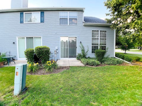 Tiny photo for 84 Harvest Gate, Lake In The Hills, IL 60156 (MLS # 12731739)