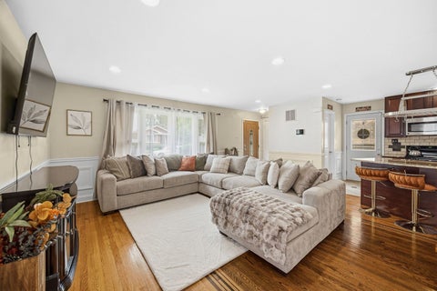 Tiny photo for 2605 W 83rd Place, Chicago, IL 60652 (MLS # 12660983)