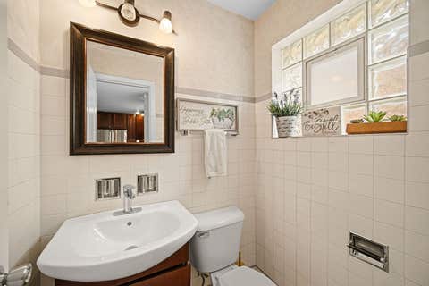 Tiny photo for 2605 W 83rd Place, Chicago, IL 60652 (MLS # 12660983)