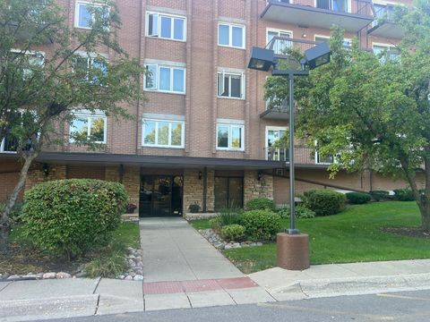 Tiny photo for 8101 W Courte Drive #D203, Niles, IL 60714 (MLS # 12456035)