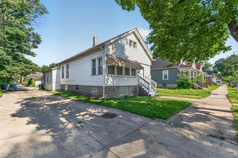 Photo of 11715 S Wentworth Avenue, Chicago, IL 60628 (MLS # 12697729)