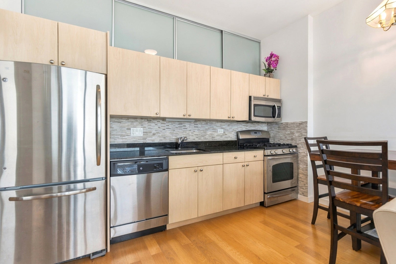 235 W VAN BUREN Street 4013