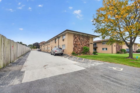 Tiny photo for 6150 S Kensington Avenue #101c, Countryside, IL 60525 (MLS # 12762884)