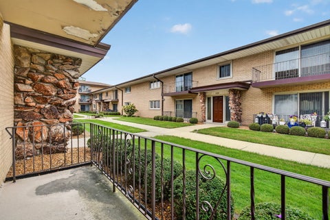 Tiny photo for 6150 S Kensington Avenue #101c, Countryside, IL 60525 (MLS # 12762884)