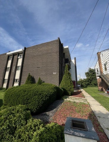 Photo of 355 Bluff Avenue #3D, La Grange, IL 60525 (MLS # 12712837)