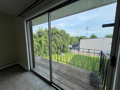 Tiny photo for 355 Bluff Avenue #3D, La Grange, IL 60525 (MLS # 12712837)