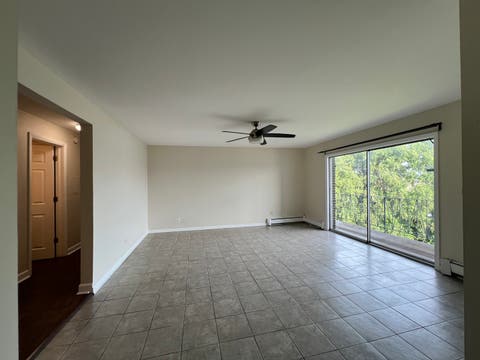 Tiny photo for 355 Bluff Avenue #3D, La Grange, IL 60525 (MLS # 12712837)