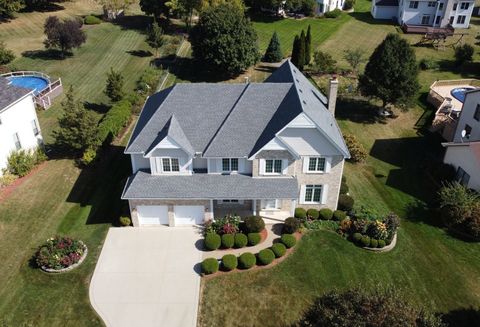 Photo of 1475 Falcon Lane, Hoffman Estates, IL 60192 (MLS # 12477569)