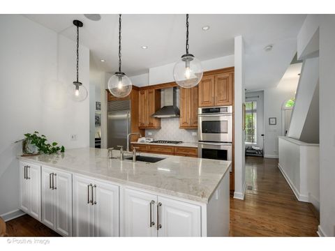 Tiny photo for 344 W HURON Street, Chicago, IL 60654 (MLS # 12679480)